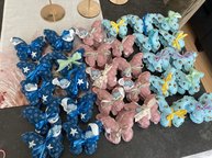 Julia Lang näht in München zum guten Zweck viele Schmetterlinge.