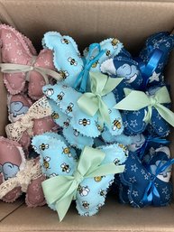 Julia Lang hat in München zum guten Zweck einen ganzen Kartone Schmetterlinge genäht.